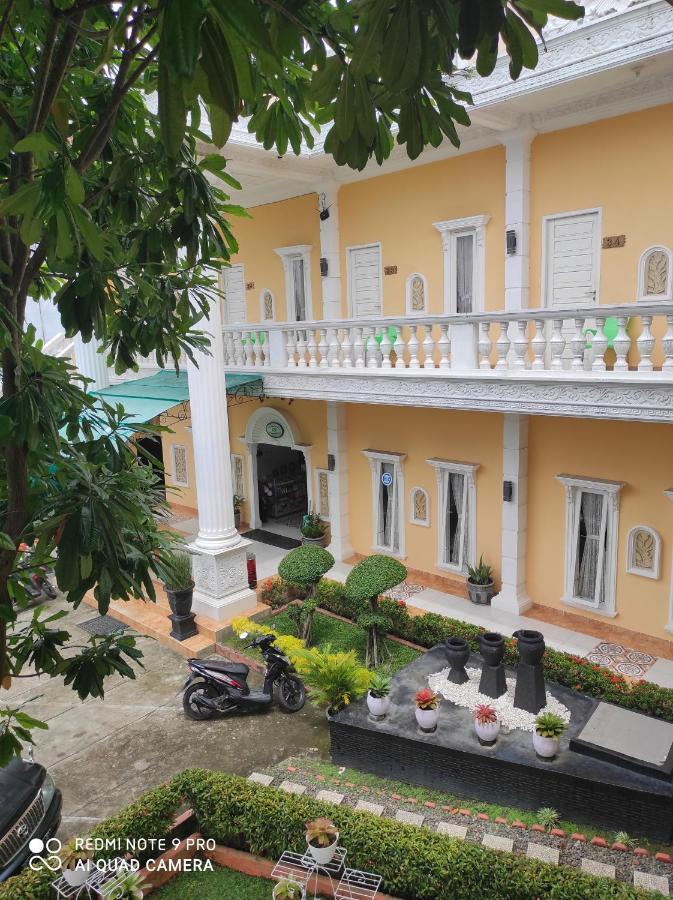 Hotel Nayora Prabumulih Perabumulih Экстерьер фото