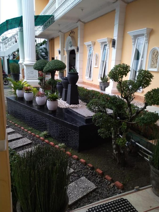 Hotel Nayora Prabumulih Perabumulih Экстерьер фото