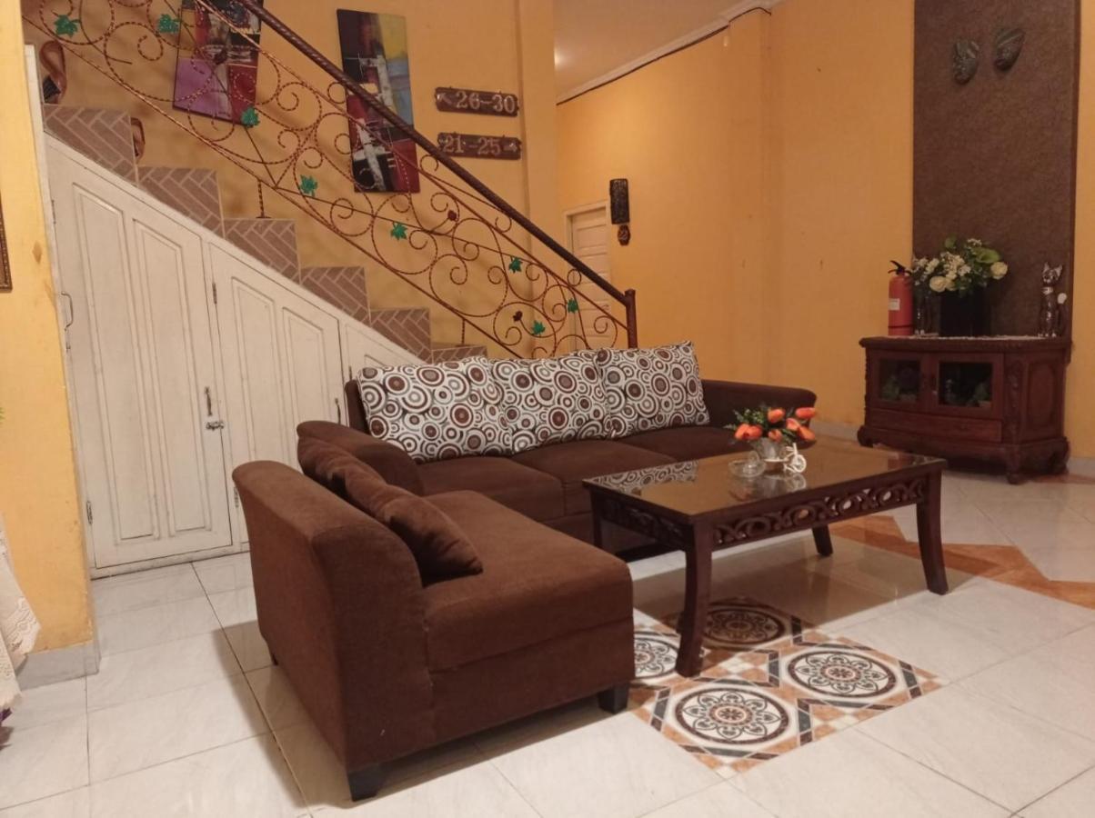 Hotel Nayora Prabumulih Perabumulih Экстерьер фото