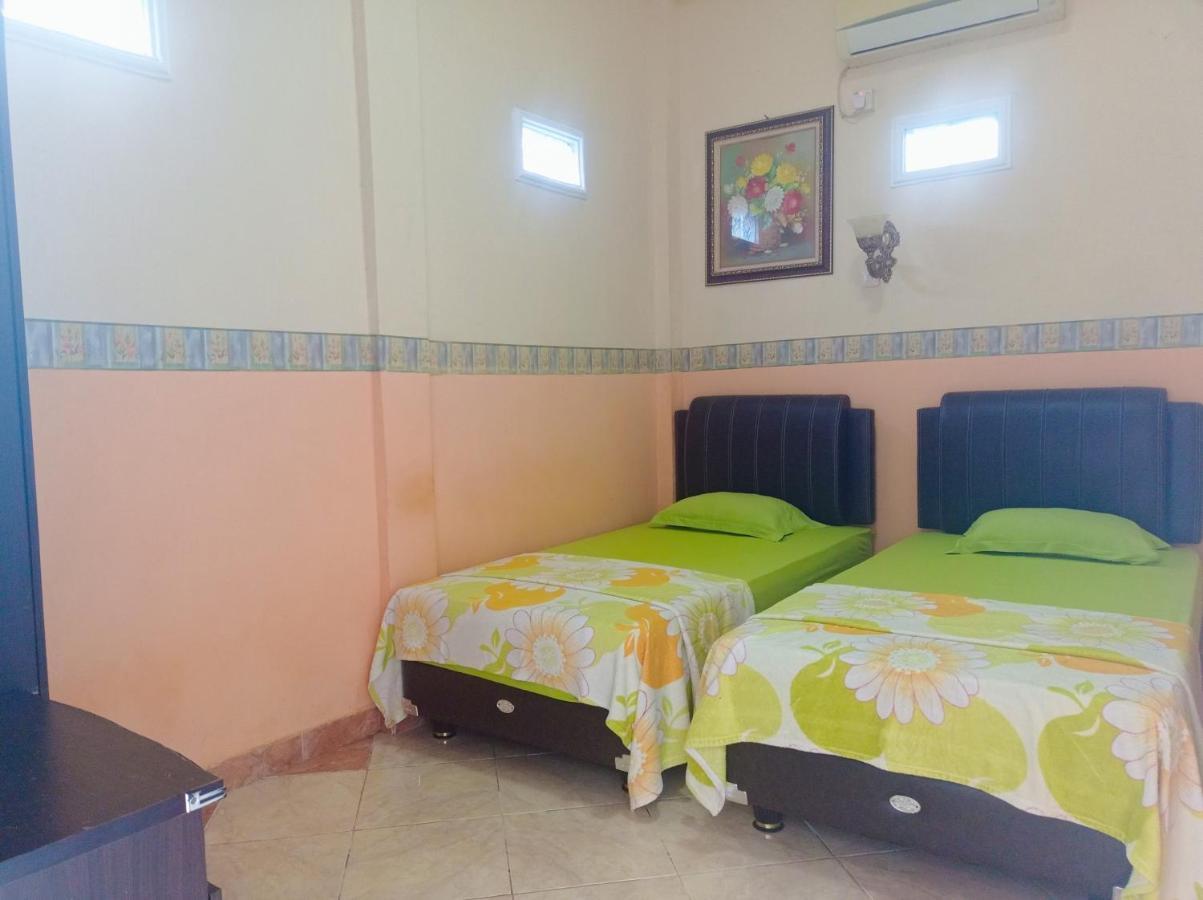 Hotel Nayora Prabumulih Perabumulih Экстерьер фото
